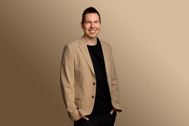 Lev med mørket - lys på livet – et opløftende foredrag | Microphone